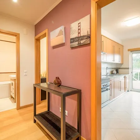 Daire Guestready - Cosy Retreat In Charneca De Caparica Setúbal